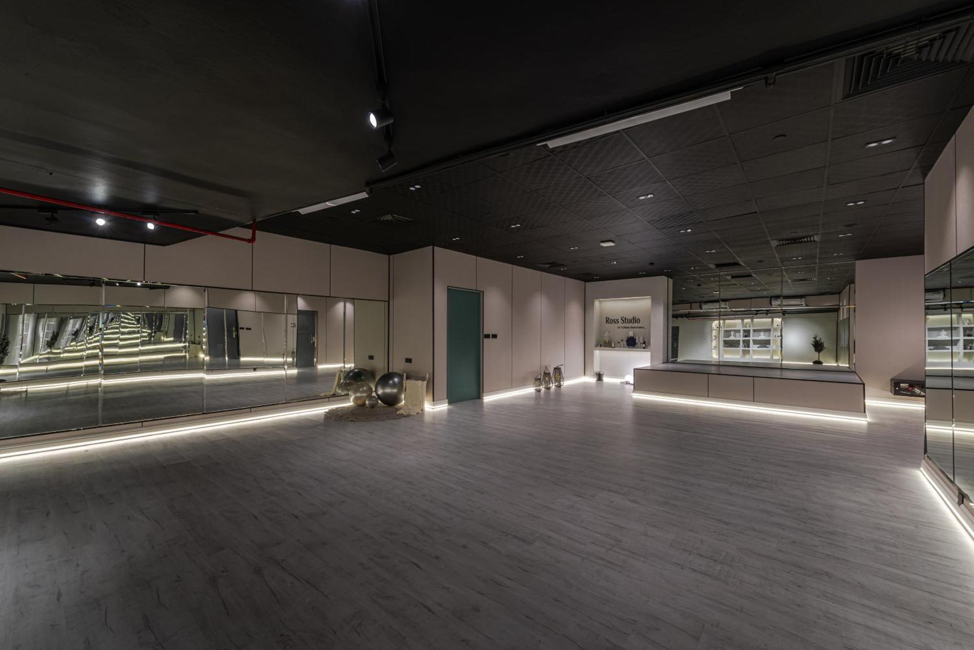 Ross Hotel リヤード エクステリア 写真